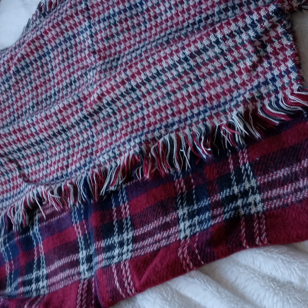 Beautiful Scarf - Picture 3 of 3